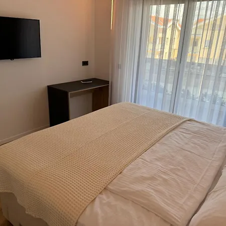 Laura Apartment